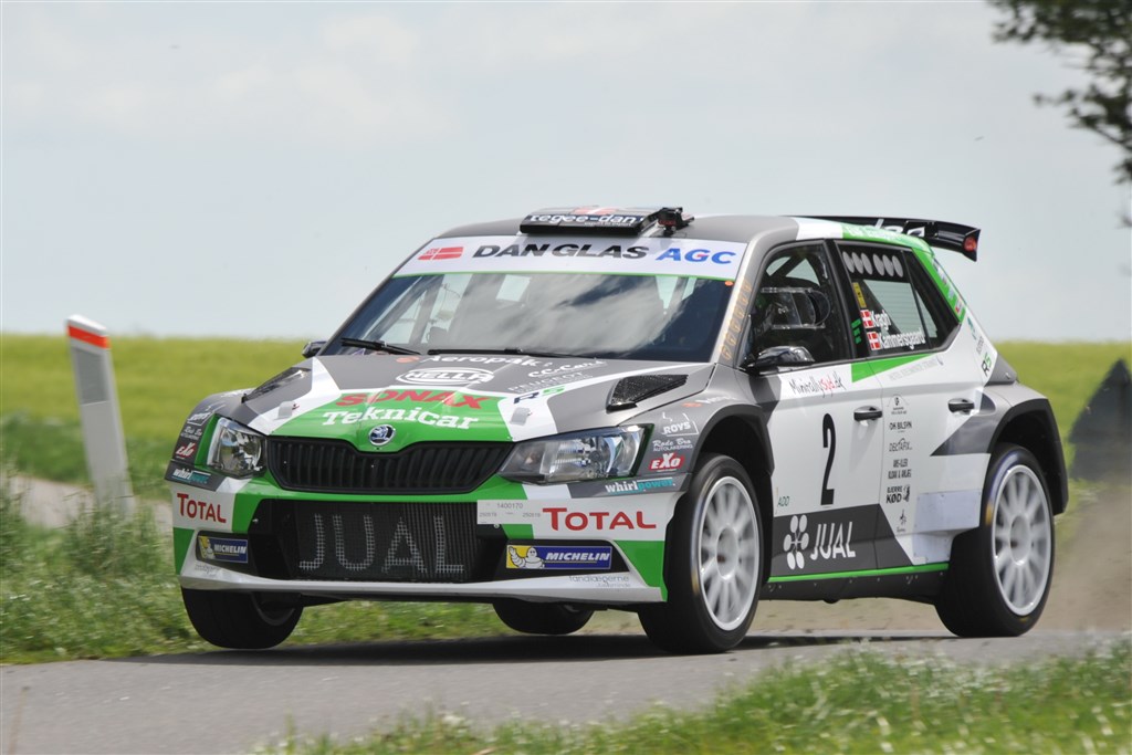 Efter to DM-afdelinger kørt på asfalt kommer der nu grus under hjulene på Ib Kraghs Skoda Fabia R5